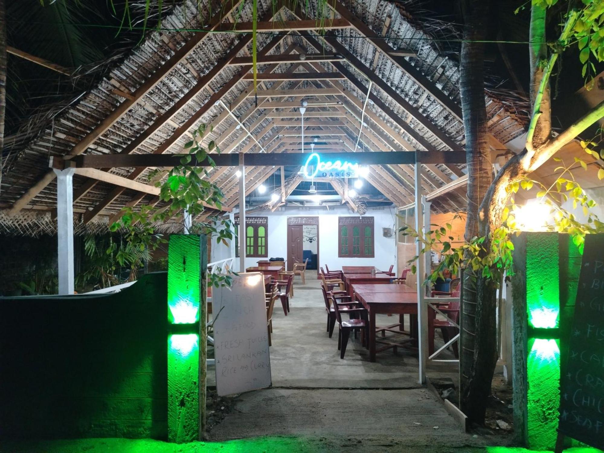 Ocean Oasis Restaurant And Rooms Trincomalee Exterior photo
