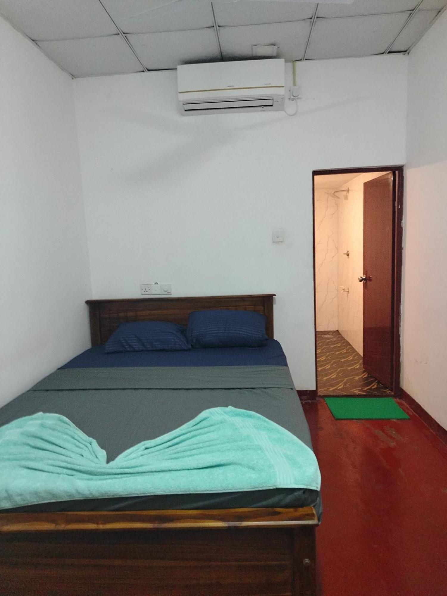 Ocean Oasis Restaurant And Rooms Trincomalee Exterior photo